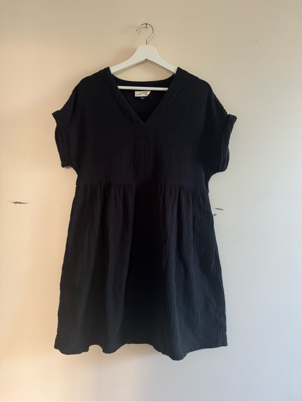 Universal Thread Black V-Neck Short Sleeve Babydoll Dress